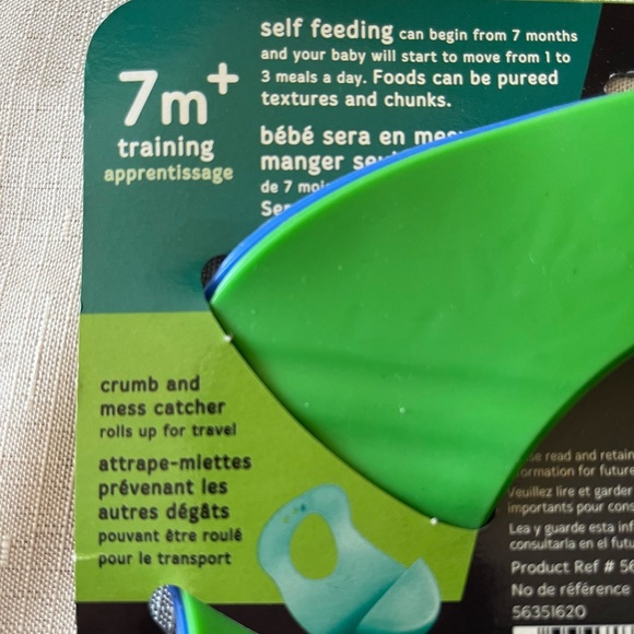 Tommee Tippee pack of 2 easily-roll silicone bibs. Easy wipe clean. BPA free.NEW - Picture 6 of 9